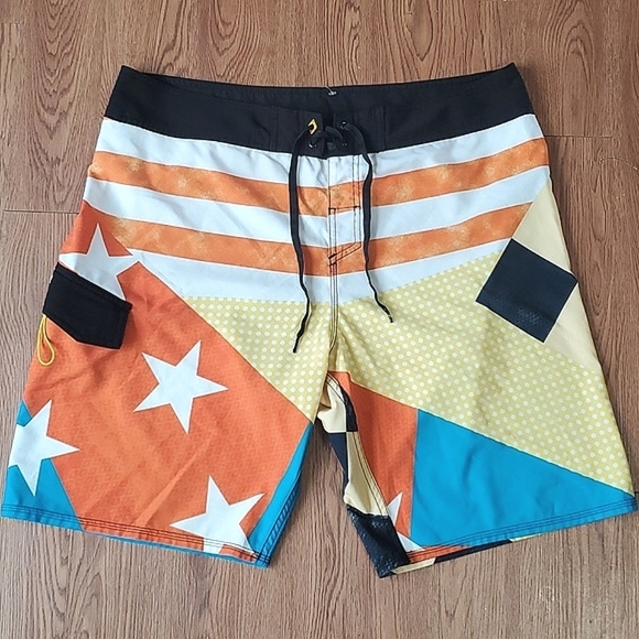Quiksilver Checkered Stars Patchwork Colorful Busy Mens Swim Shorts Trunks Sz L - Picture 1 of 9